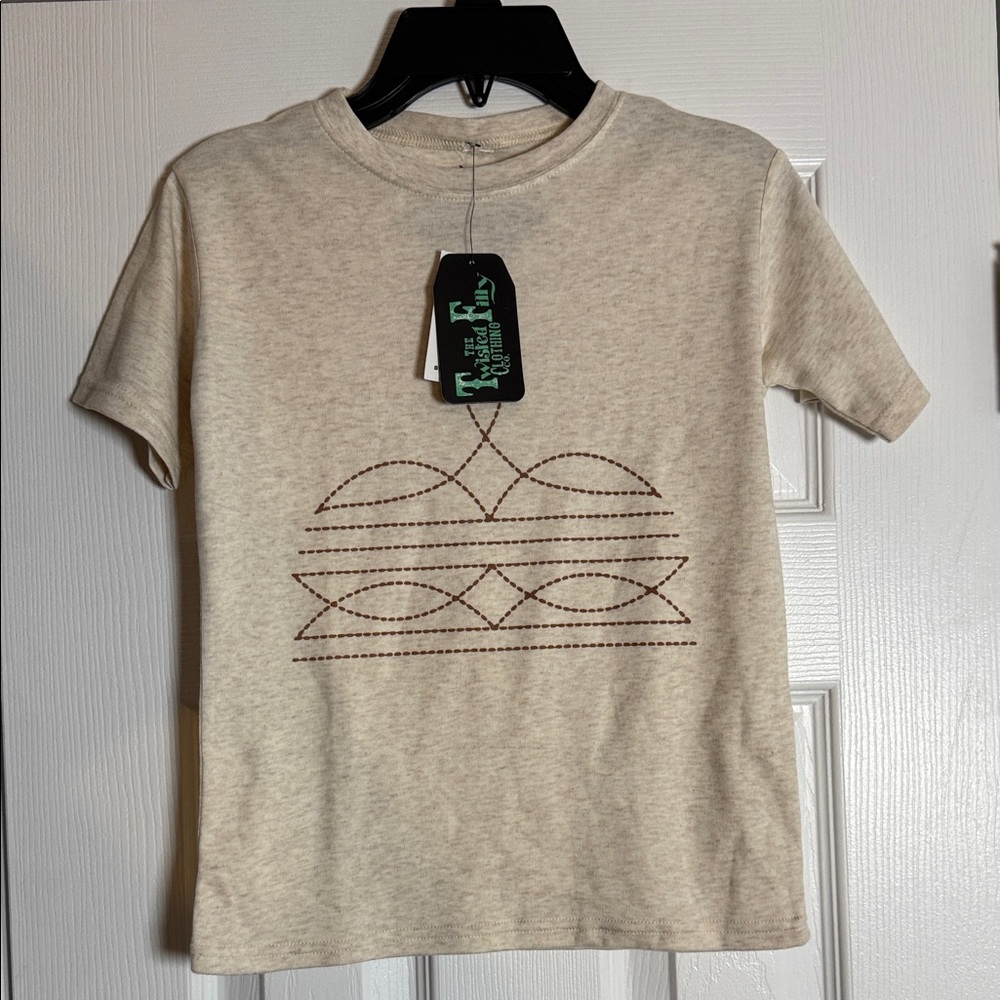 Buckle Cream Short Sleeve Tee with Brown Design